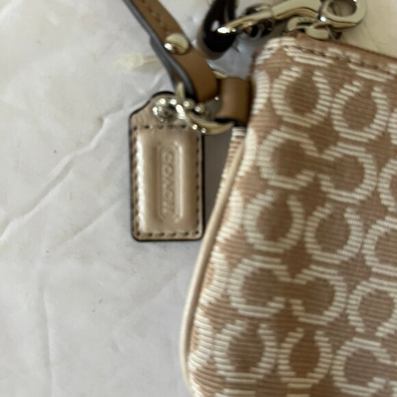$98 COACH SIGNATURE CANVAS WRISTLET - Picture 2 of 5